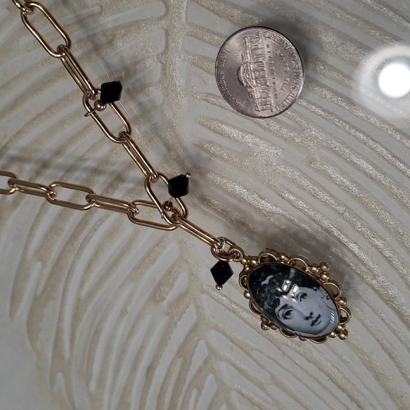 NECKLACE MEDAL FORNASETTI KEY PENDANT CHAIN GOLDEN - Picture 5 of 5